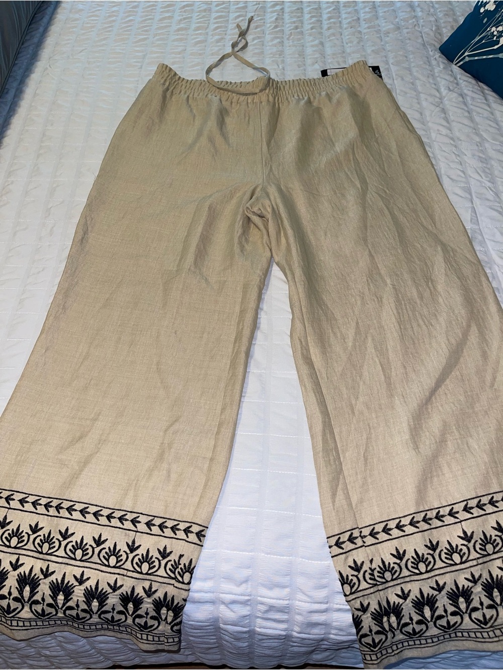 Wren Beige with Black Embroidered Ankles Elastic-Waist and Wide Leg Pants
